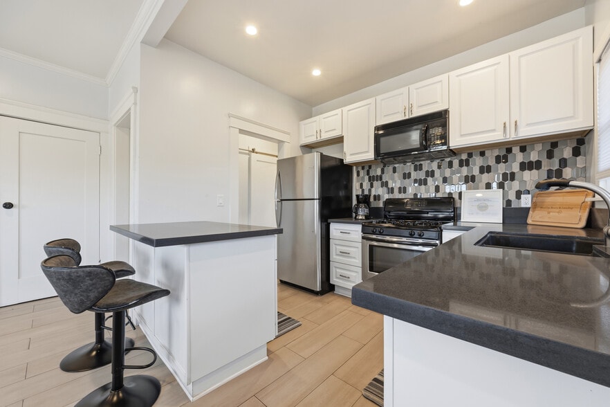 More Photos Of 325 E 14th St, Long Beach Apartments For Sale