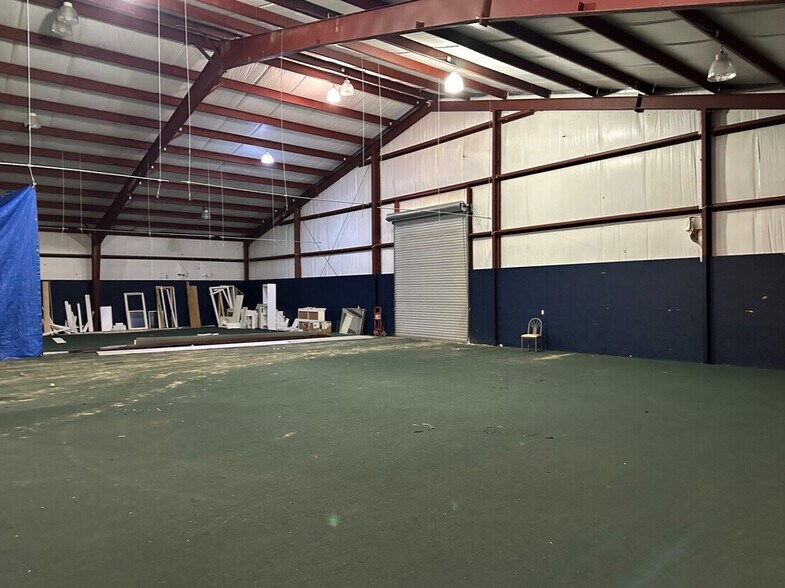 More Photos Of 11 Demedicis Blvd, Warrenville Warehouse For Lease