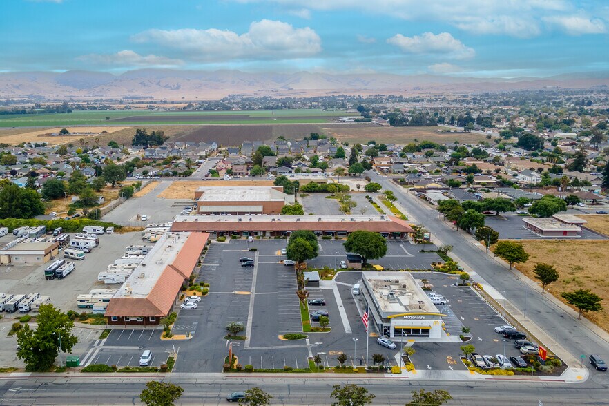 More Photos Of 191 San Felipe Rd, Hollister Unknown For Lease