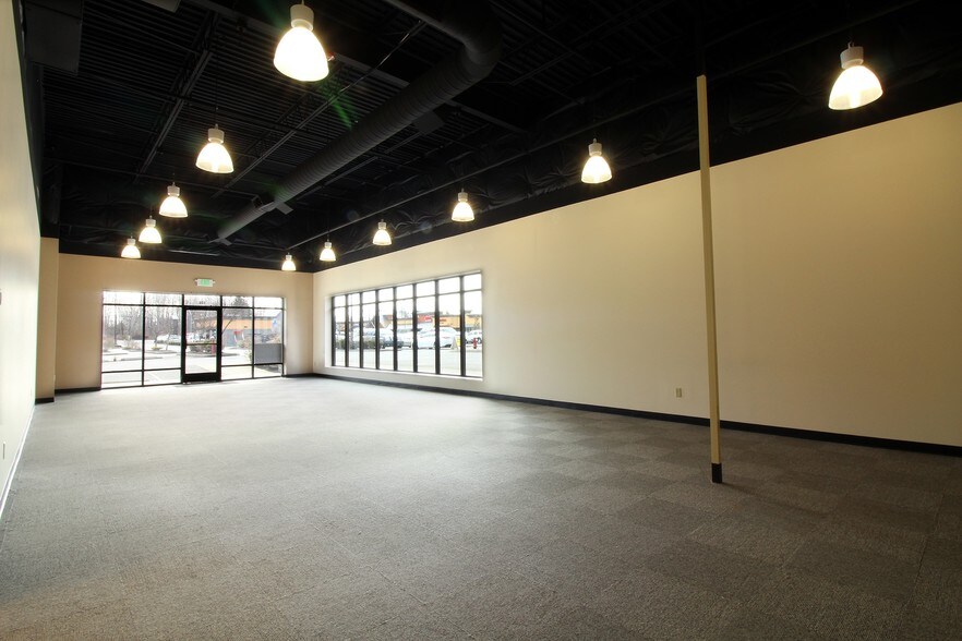 More Photos Of 410 W Bakerview Rd, Bellingham General Retail For Lease