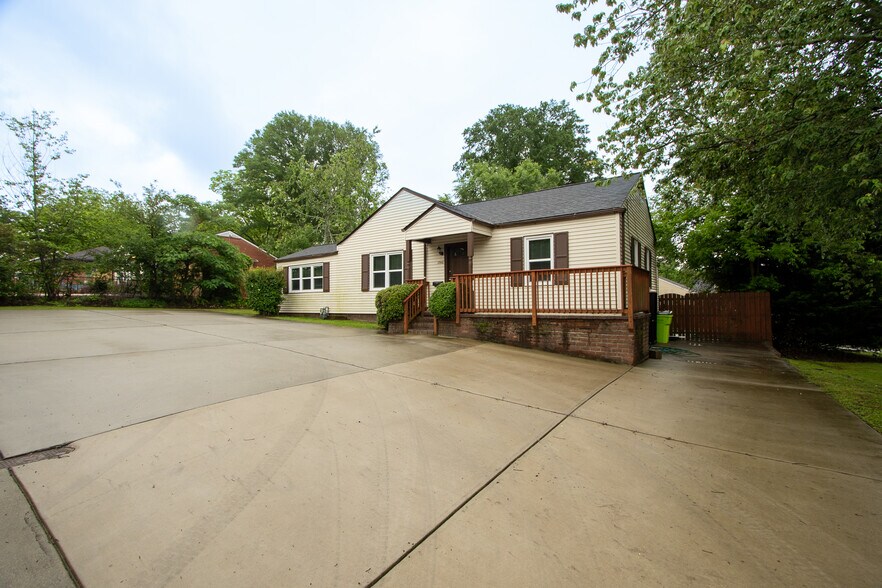 More Photos Of 1746 Hazelwood Dr SE, Marietta Office For Sale