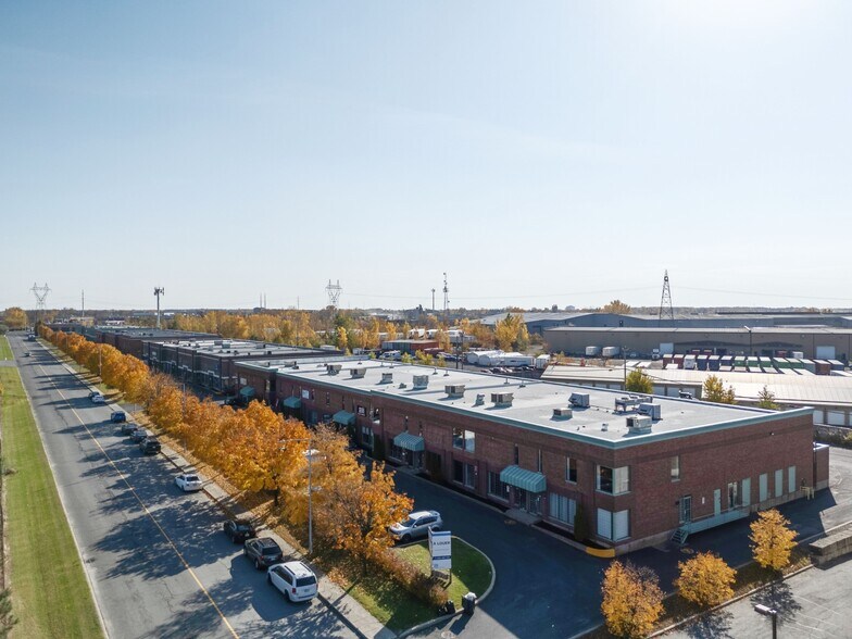 More Photos Of 874-896 Rue Jean-Neveu, Longueuil Warehouse For Lease