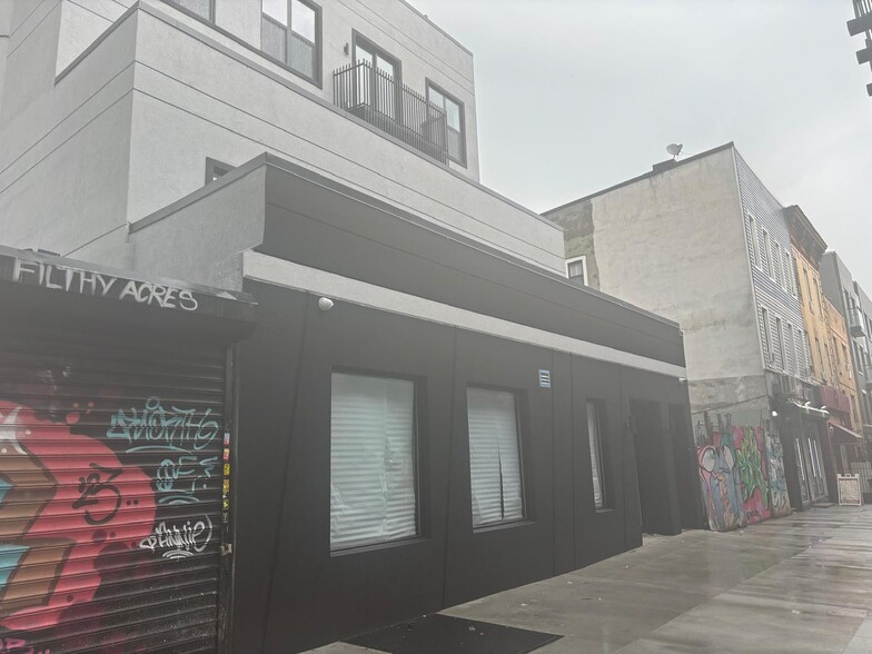 More Photos Of 1317 Myrtle Ave, Brooklyn Showroom For Lease