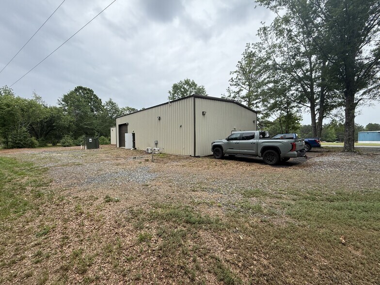 More Photos Of 125 Payne Rd, Anderson Flex For Sale