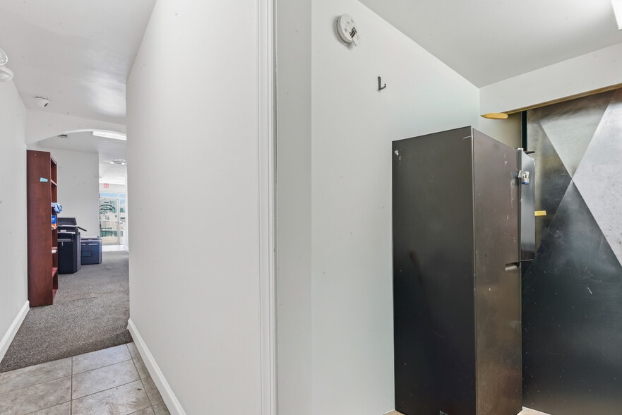 More Photos Of 1512 Marion Barry Ave SE, Washington Office For Sale