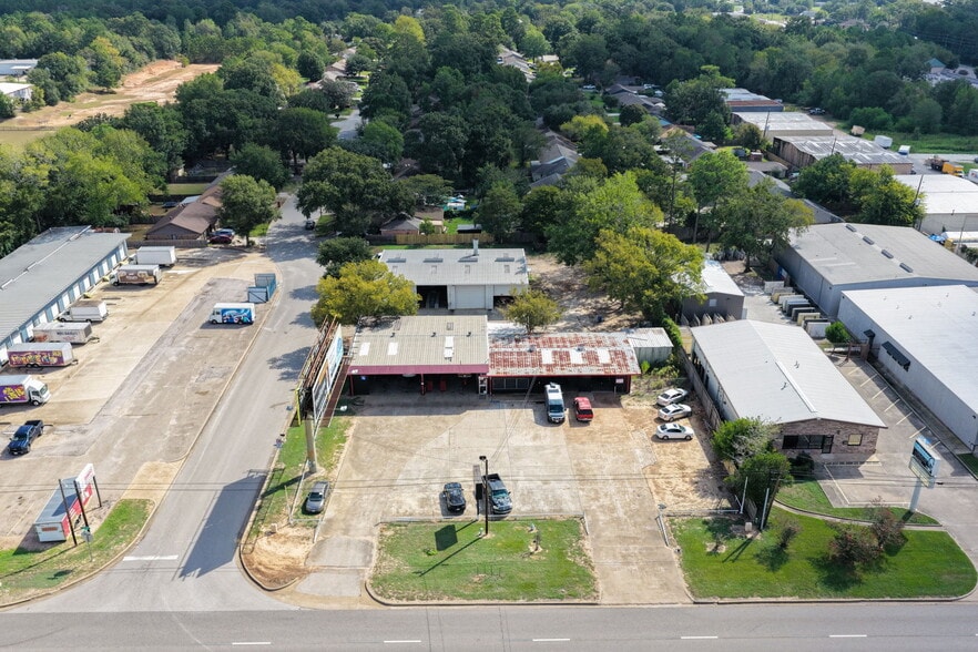 More Photos Of 2214 N Frazier St, Conroe Auto Repair For Sale