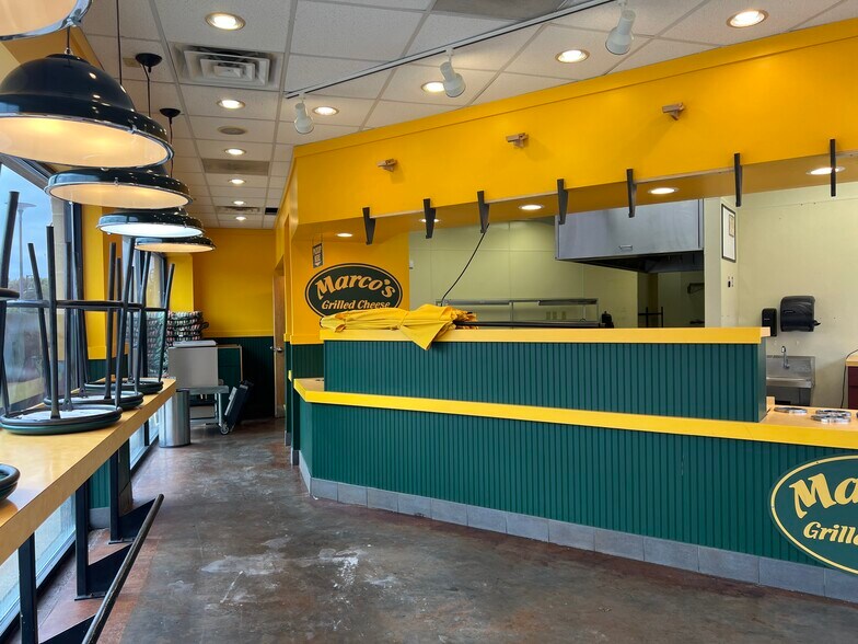 More Photos Of 1621 S 1st Ave, Iowa City Fast Food For Lease