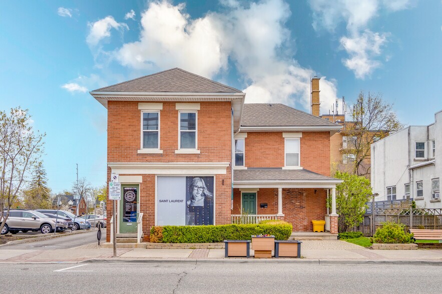 More Photos Of 201 Queen St S, Mississauga Storefront Retail Office For Sale