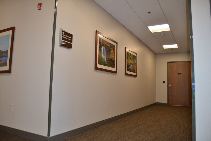 More Photos Of 2 Hospital Plz, Old Bridge Medical For Lease