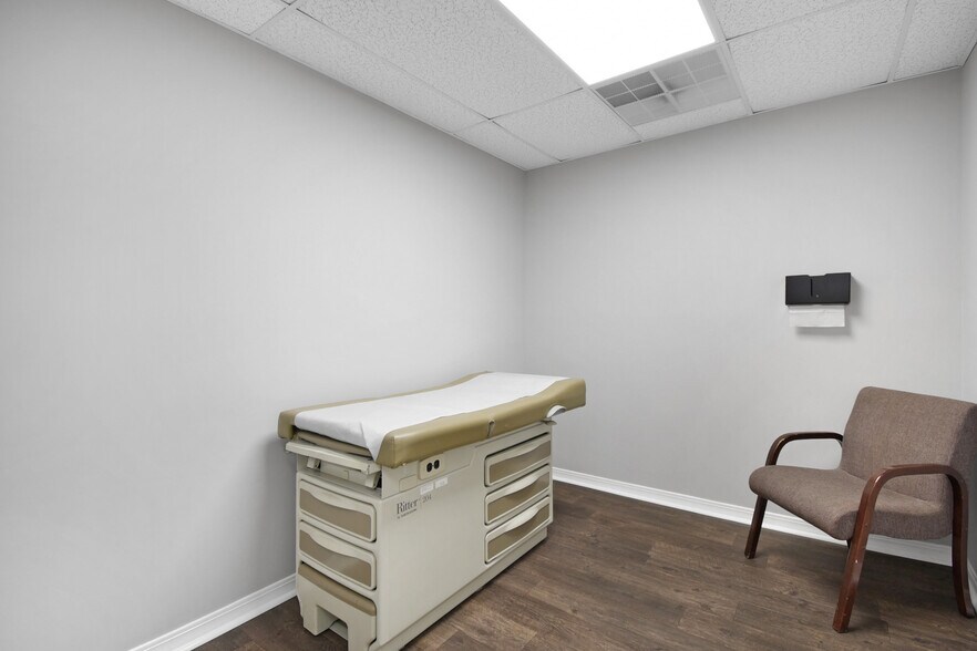 More Photos Of 1840 Dunn Ave, Jacksonville Medical For Lease