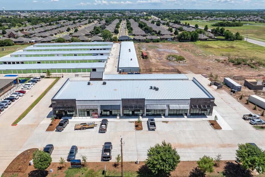 More Photos Of 3200 S Santa Fe Ave, Moore Freestanding For Lease