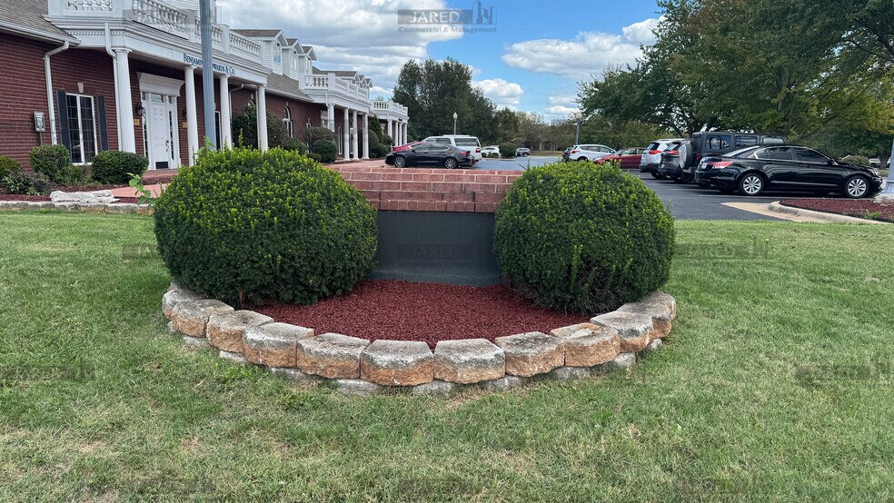 More Photos Of 1411 E Primrose St, Springfield Office For Lease