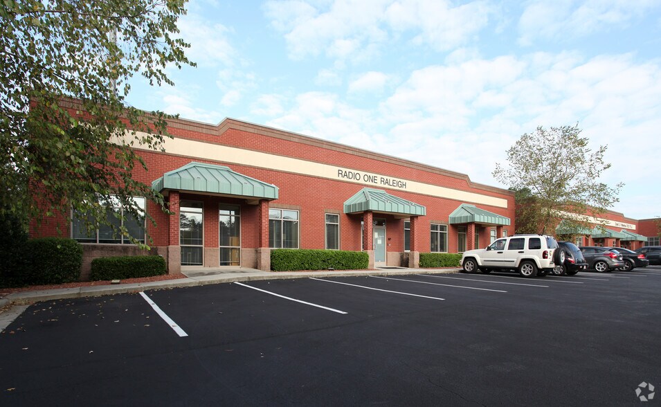 More Photos Of 8001 Creedmoor Rd, Raleigh Medical For Sale