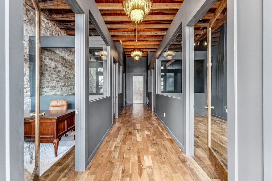 More Photos Of 104 S Kickapoo St, Lipan General Retail For Lease