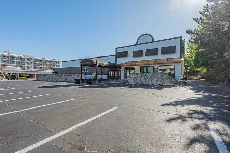 More Photos Of 14410 Coastal Hwy, Ocean City Restaurant For Sale