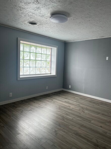 More Photos Of 149 Linden Rd, Centerville Office Residential For Sale