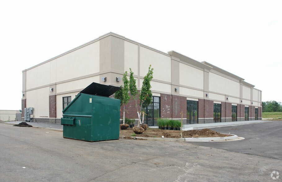 More Photos Of 23730-23750 W 83rd Ter, Shawnee Warehouse For Lease