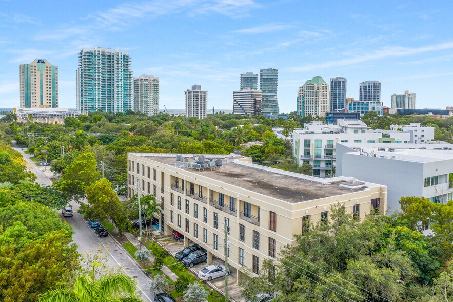 More Photos Of 3006 Aviation Ave, Coconut Grove Office For Lease