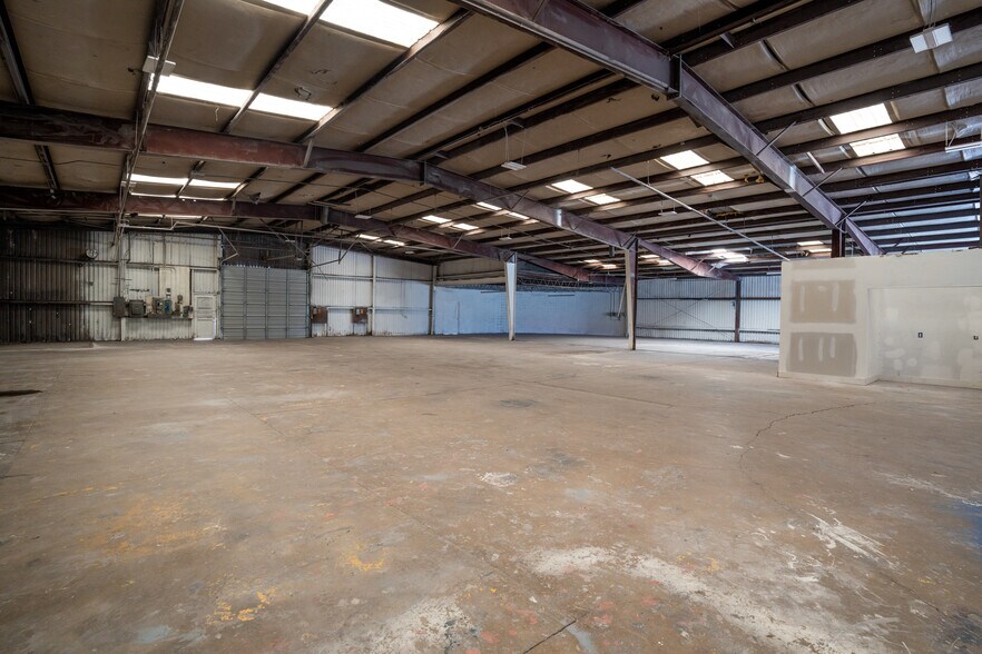 More Photos Of 2025 Williams St, Chattanooga Industrial For Lease