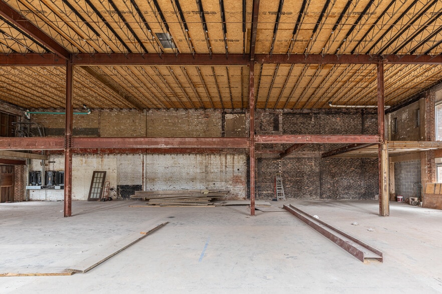 More Photos Of 144 Drayton St, Savannah Restaurant For Lease
