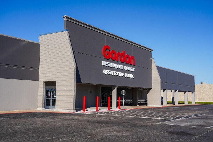 Primary Photo Of 210-264 1st St W, Humble Unknown For Lease