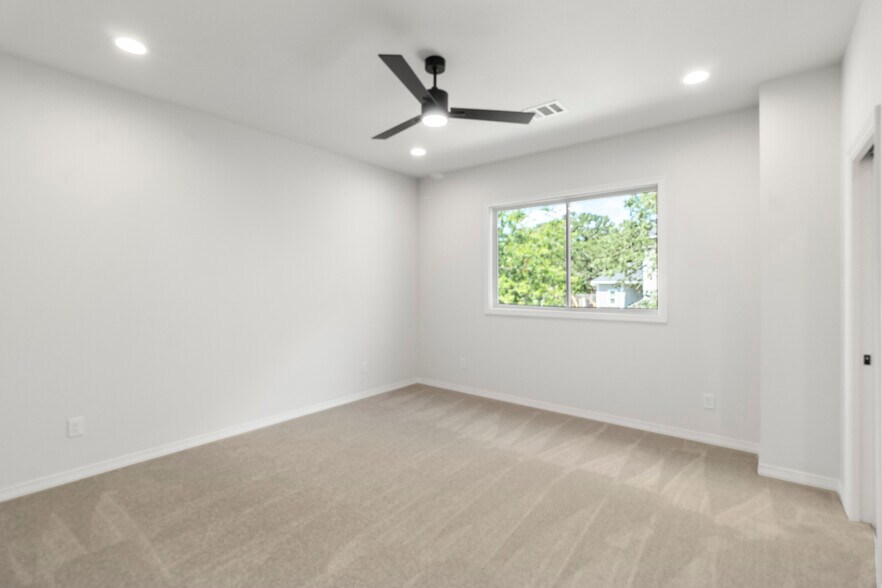 More Photos Of 1104 Berkeley St, College Station Land For Sale