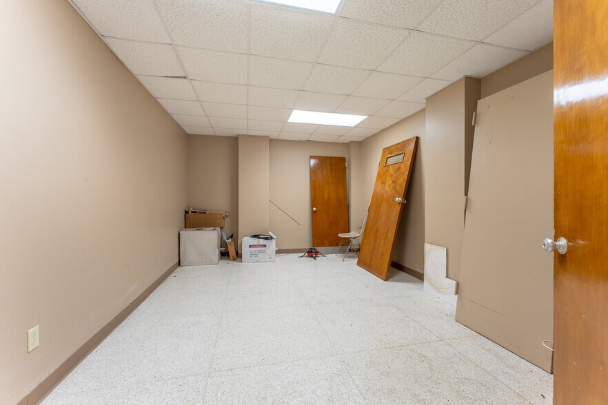 More Photos Of 7370 Chef Menteur Hwy, New Orleans Lodge Meeting Hall For Sale