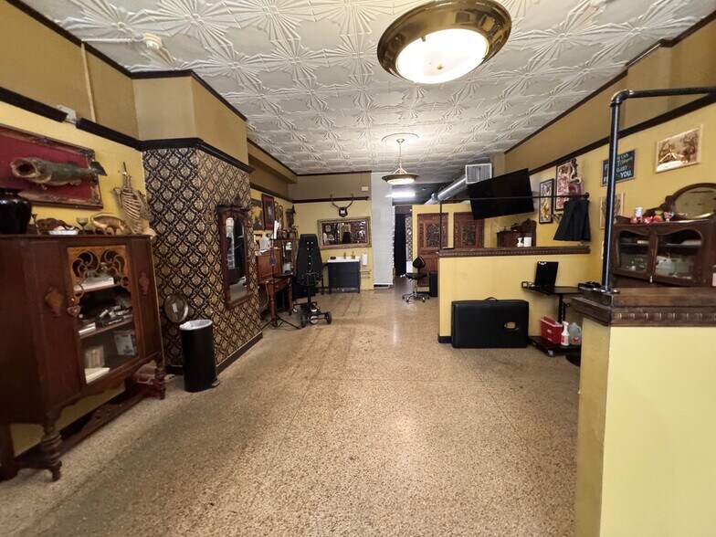 More Photos Of 218-224 State St, Madison Storefront Retail Office For Lease