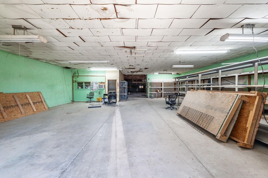 More Photos Of 1208 E Washington St, Stephenville Industrial For Sale
