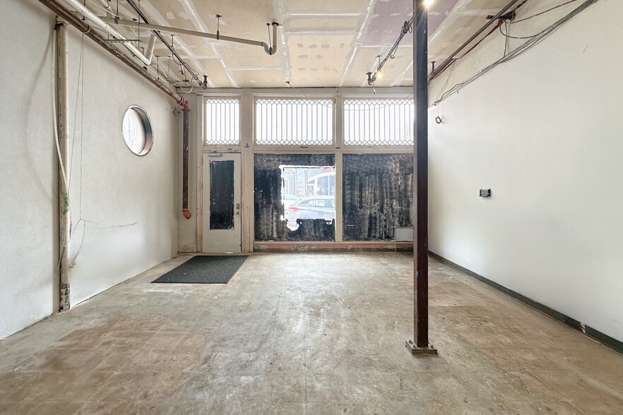 More Photos Of 747 Saint Charles Ave, New Orleans Storefront Retail Office For Lease