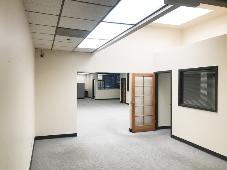 More Photos Of 1360 N Dutton Ave, Santa Rosa Office For Sale