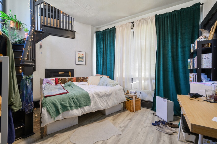 More Photos Of 815 McClure St, Munhall Apartments For Sale