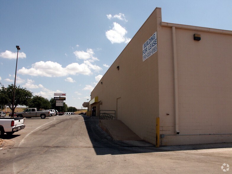 More Photos Of 3226-3234 S Clack St, Abilene Unknown For Lease