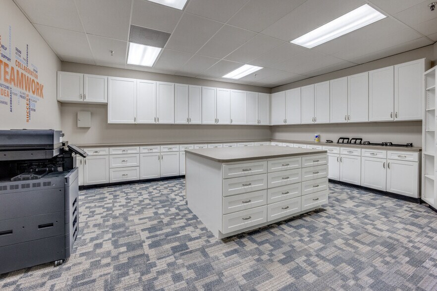 More Photos Of 10707 Corporate Dr, Stafford Coworking Space