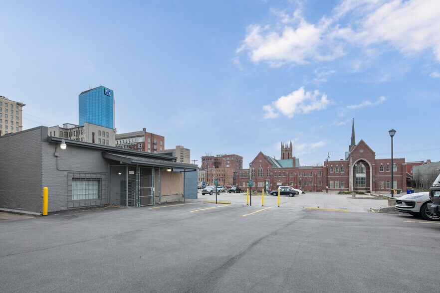 More Photos Of 169-171 N Limestone, Lexington Loft Creative Space For Sale