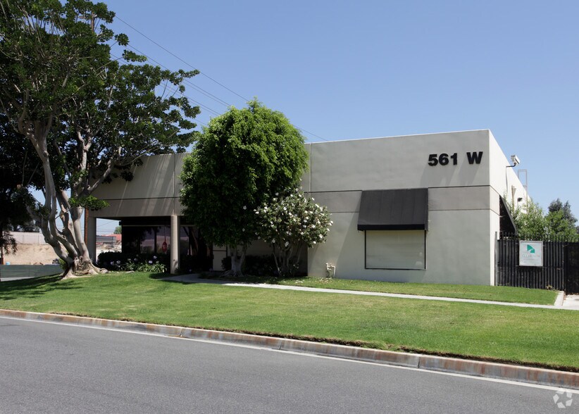 More Photos Of 561 W Rincon St, Corona Warehouse For Lease