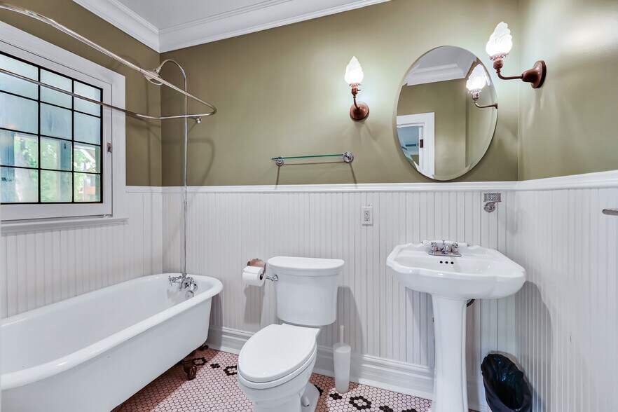 More Photos Of 820 W 7th Ave, Spokane Office Residential For Sale