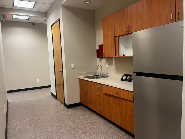 More Photos Of 7490 Commercial Way, Henderson Warehouse For Sale