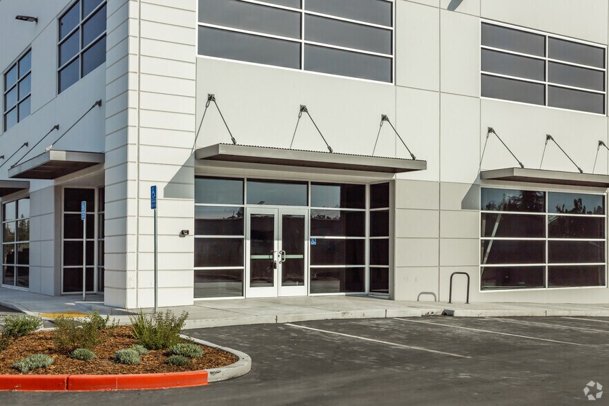 More Photos Of 1780 Bell Ave, Sacramento Warehouse For Lease