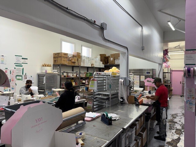 More Photos Of 4574-4578 W Adams Blvd, Los Angeles Restaurant For Sale