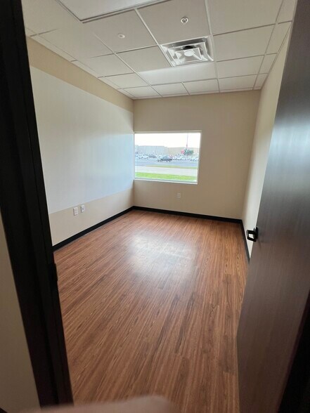 More Photos Of 25140 Kingsland, Katy Office For Lease