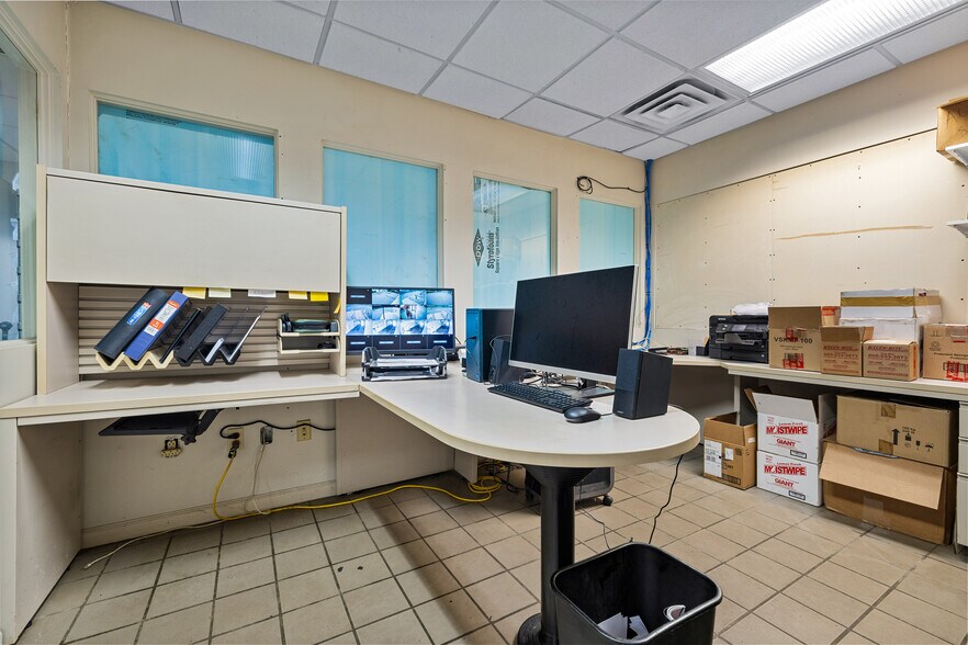 More Photos Of 8477 Seneca Tpke, New Hartford Carwash For Sale