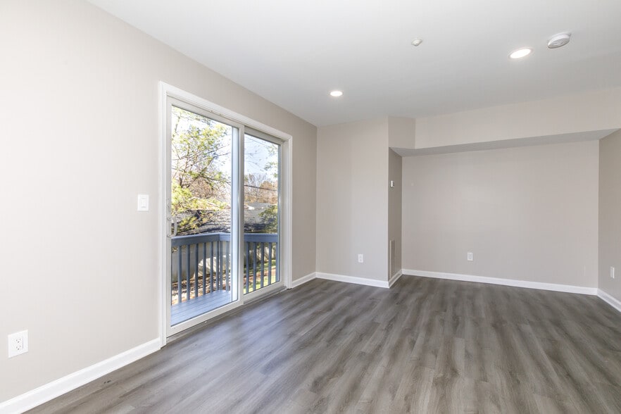 More Photos Of 133 Aberdeen Rd, Matawan Apartments For Sale