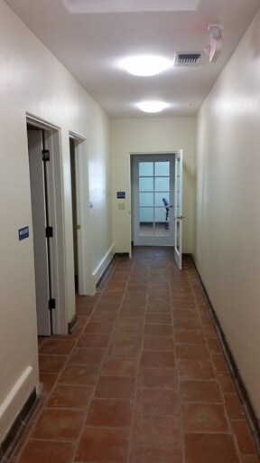 More Photos Of 1400 Orchard Rd, Hollister Warehouse For Lease