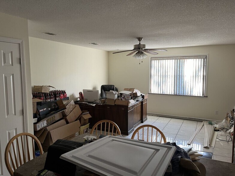 More Photos Of 7621 Pine Forest Rd, Pensacola Convenience Store For Sale