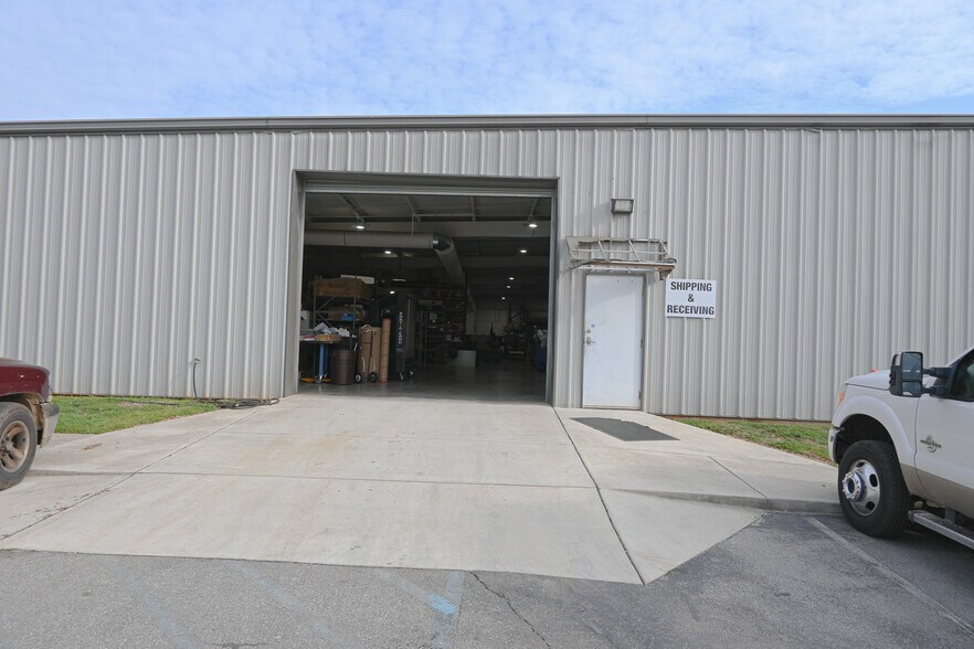 More Photos Of 144 Jetplex Ln, Madison Warehouse For Sale