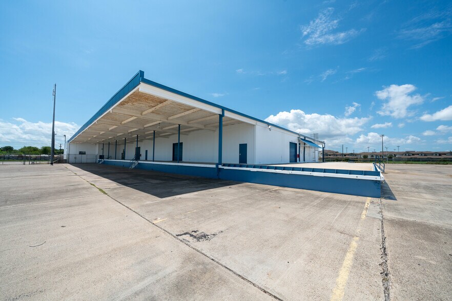More Photos Of 2510 Lipan St, Corpus Christi Distribution For Lease