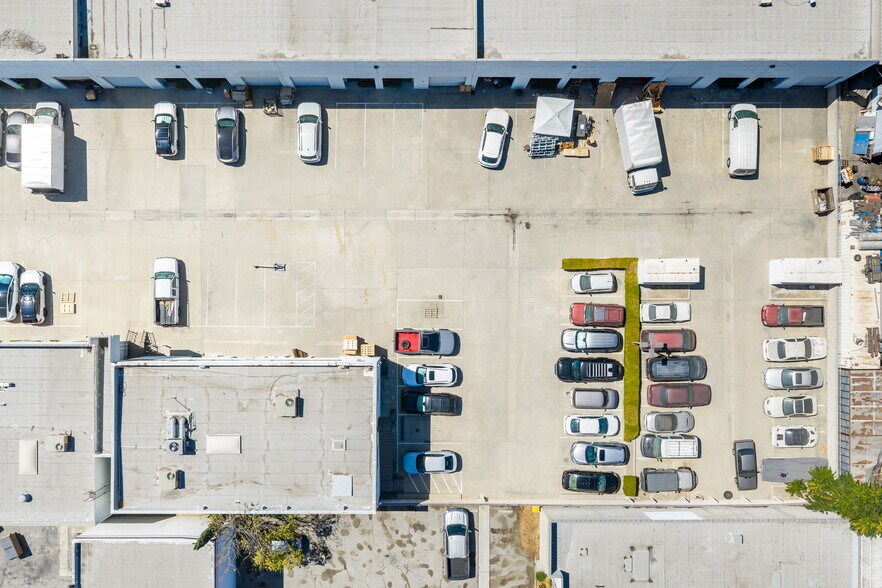 More Photos Of 127-129 S 8th Ave, La Puente Warehouse For Sale