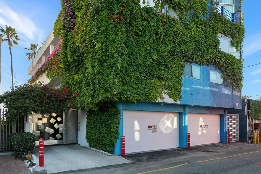 More Photos Of 3111 Ocean Front Walk, Marina Del Rey Apartments For Sale