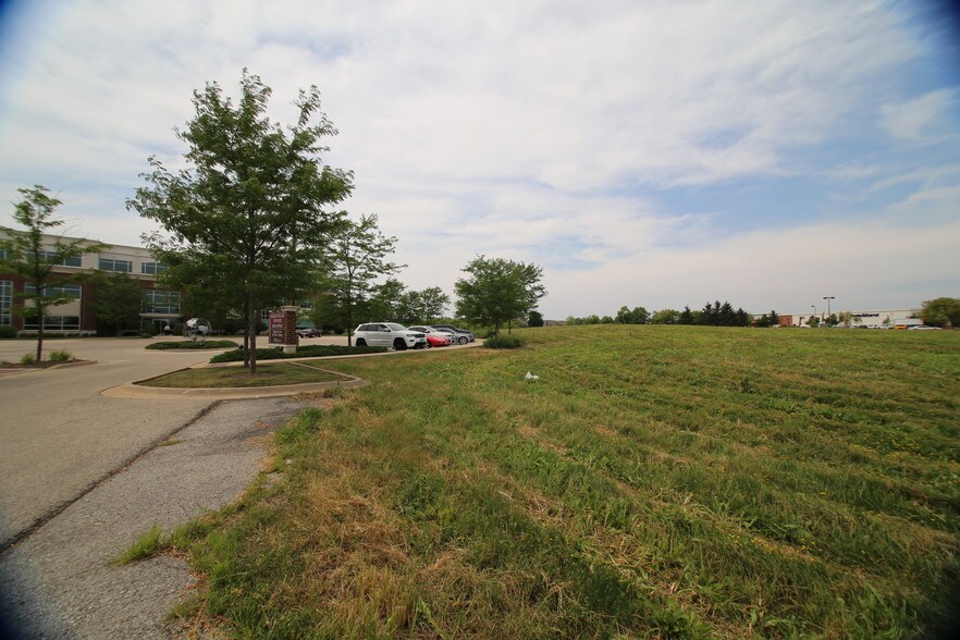 More Photos Of 21636 W Field Pkwy, Deer Park Land For Sale